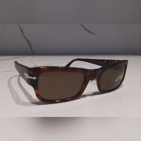 NEW Persol Unisex Sunglasses - Picture 2 of 3